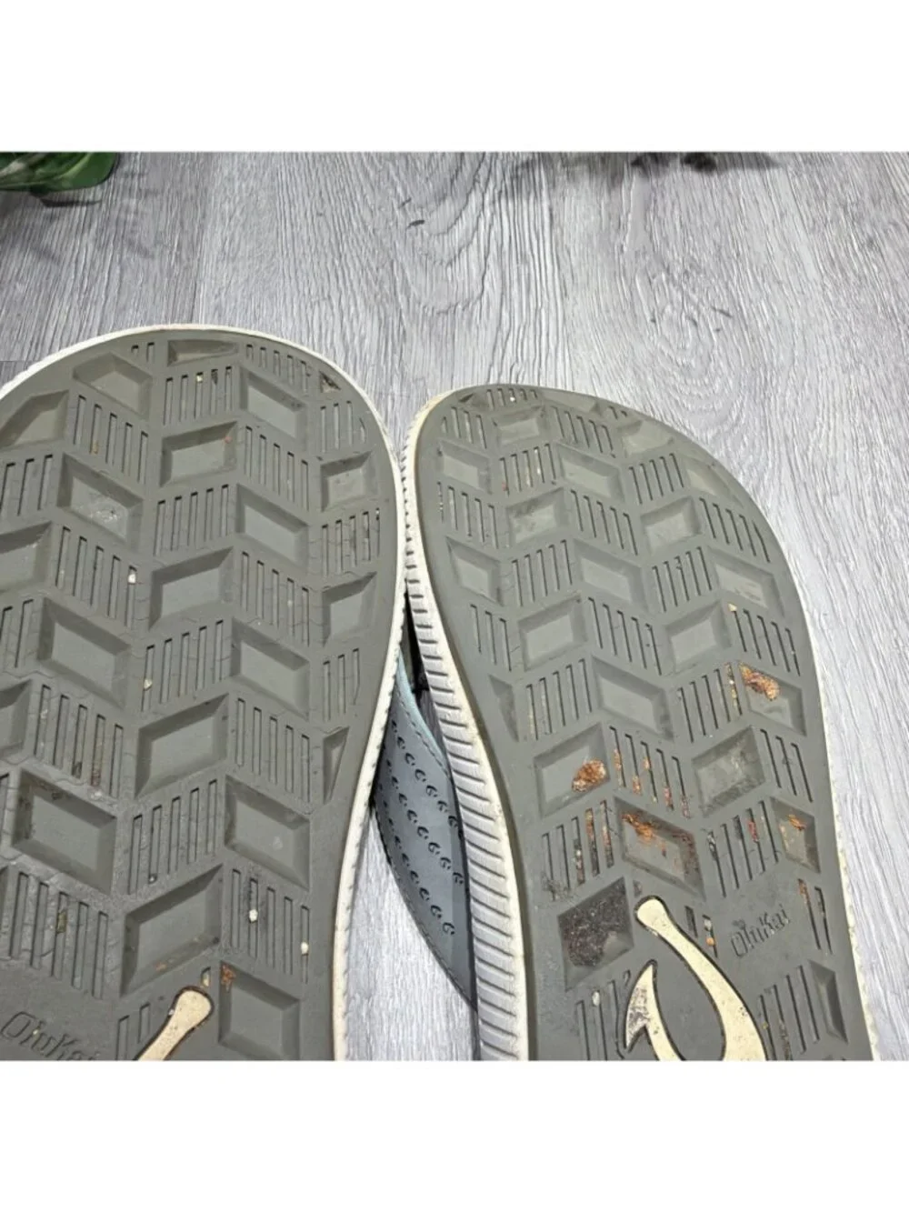 OluKai Ulele Sandals Mens Size 14 Gray Slip On Flip Flop Beach Casual Travel